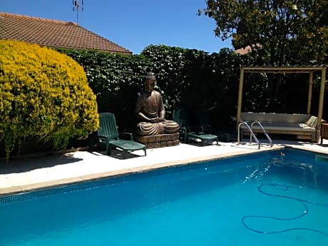 Villa Piscine indépendante sans vis à vis ET un studio sans accès piscine 2 possibilités au choix avec wifi