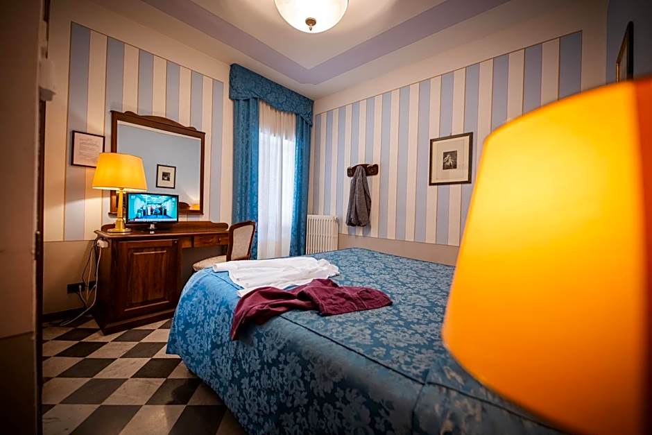 Park Hotel Regina - with air-condition and pool
