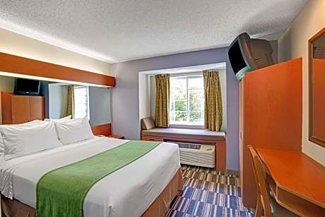 1 Queen Bed Non-Smoking