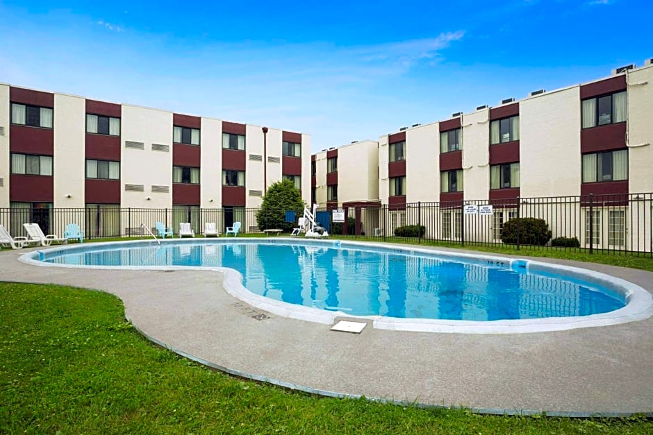 Ramadaby Wyndham Pittsburgh-New Stanton