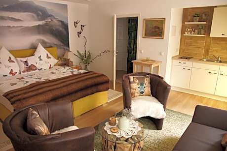 Deluxe Double Room with Shower