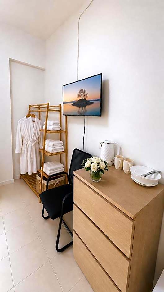 Holiday House Kata & Karon Phuket Hotel