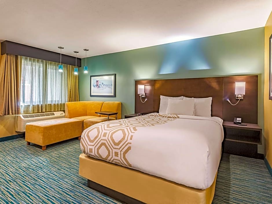 La Quinta Inn & Suites by Wyndham San Francisco Airport West