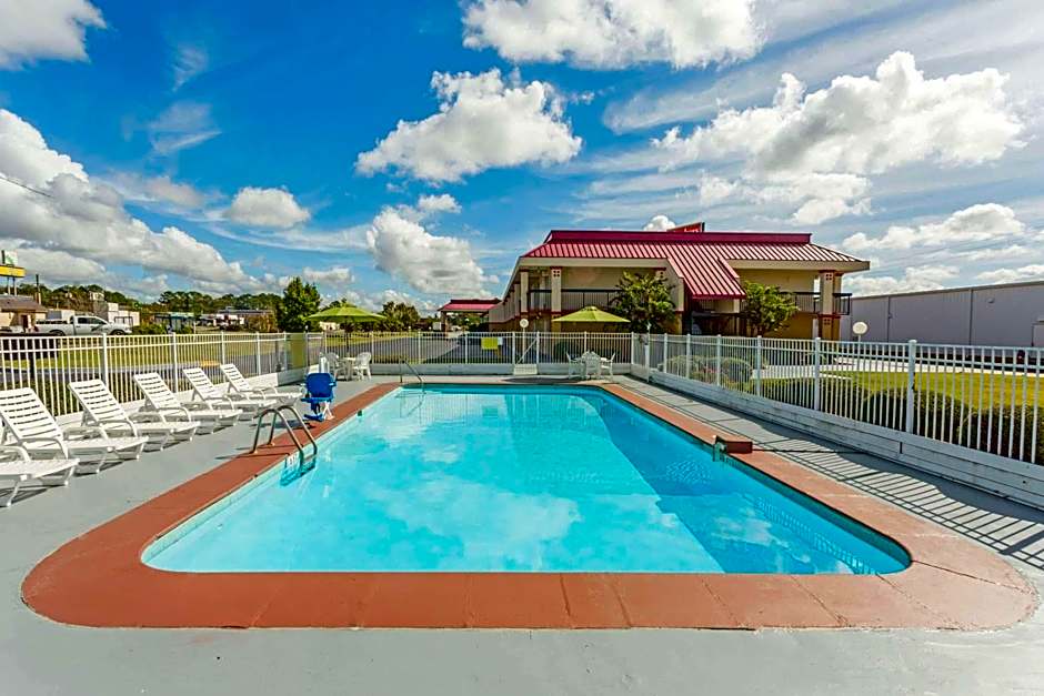 Super 8 by Wyndham Tifton