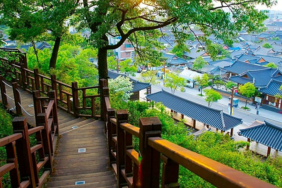 Hanulgiwa Hanok Stay