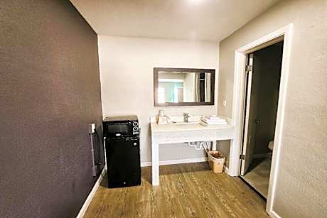 King Bed Non-Smoking