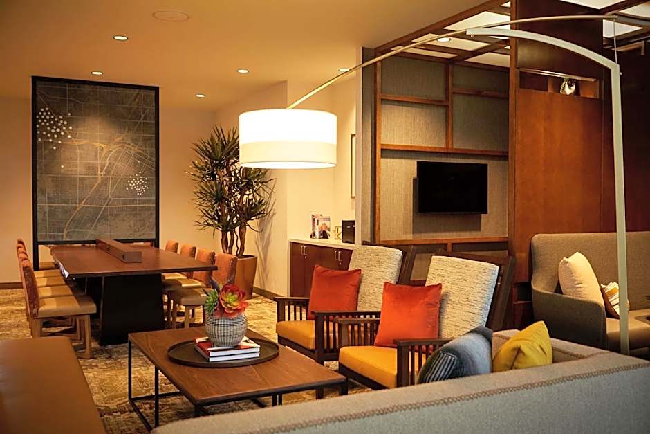 Hyatt Place Las Vegas at Silverton Village