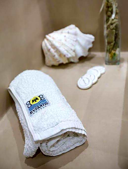 Byzantio Beach Suites & Wellness