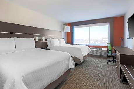 Queen Room with Two Queen Beds - Disability Access with Bath Tub