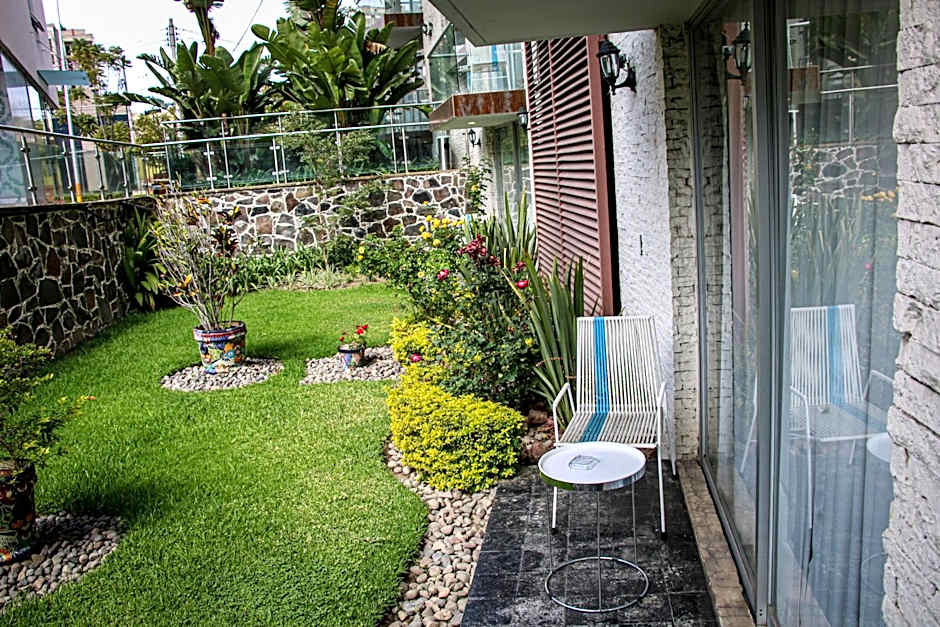 Country Hotel & Suites