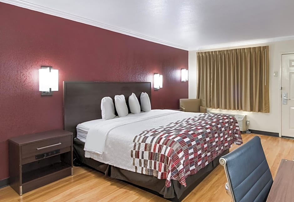 Red Roof Inn & Suites Commerce - Athens