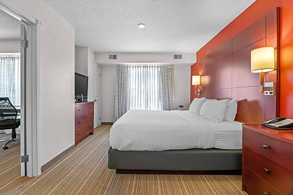 MainStay Suites Appleton Airport - Fox River Mall Area