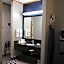 Home Gate Inn & Suites