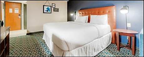1 King Bed, Deluxe Room, Non-Smoking
