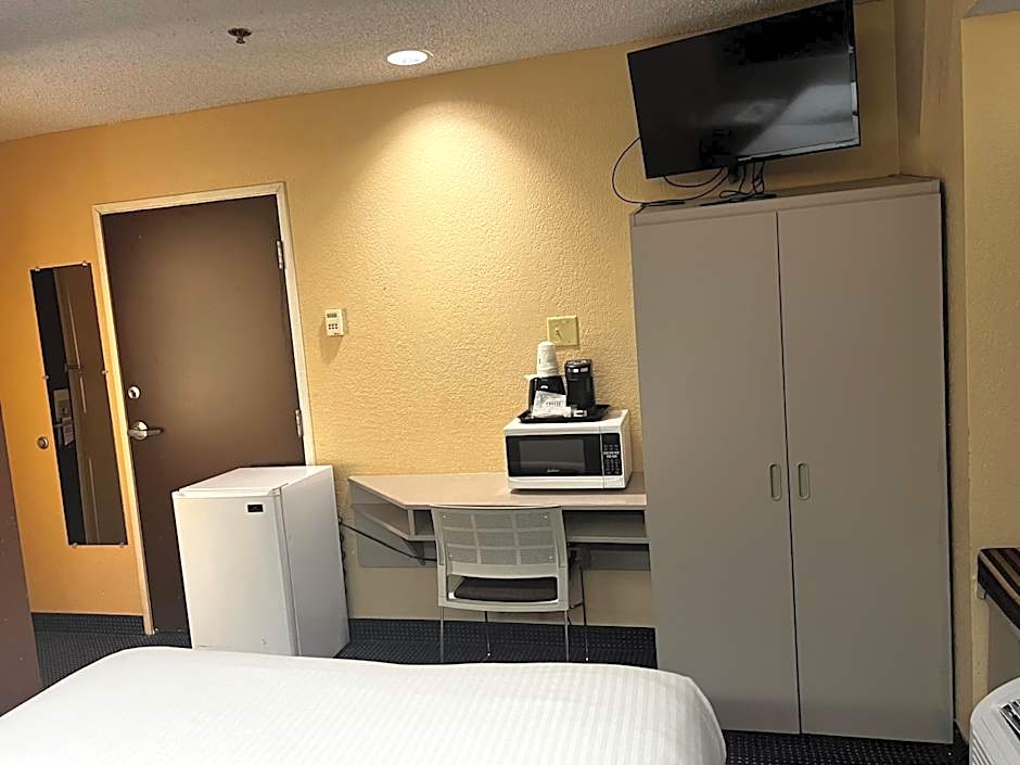 Microtel Inn & Suites By Wyndham Houston