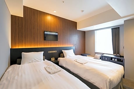 Adjoining Room (4 Adults) - Non Smoking