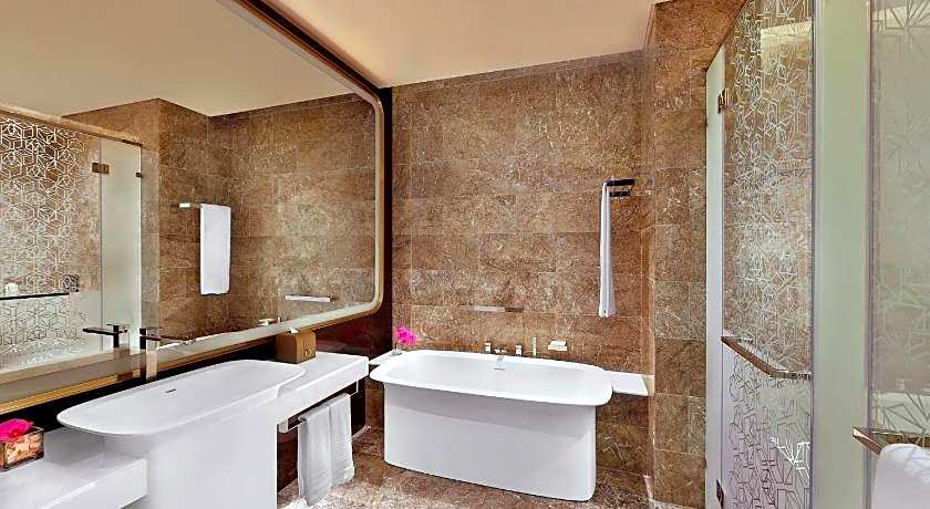 AlRayyan Hotel Doha - Curio a collection by Hilton