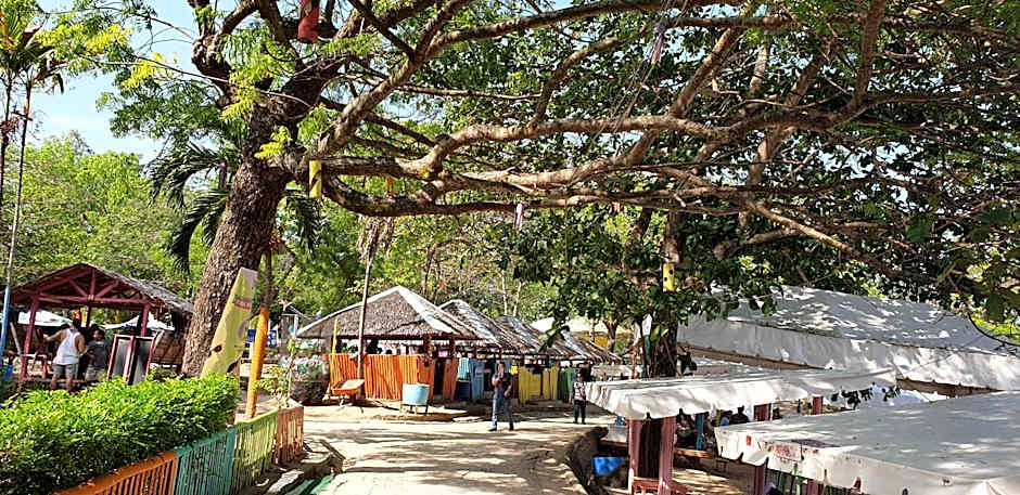 Mactan Newtown Condo with Garden and Ocean View 8NEWTOWN BLVD