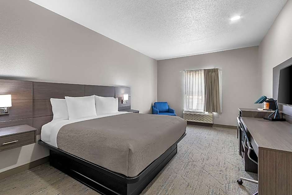 Photo 1 of 15 of 1 King Bed, Accessible
