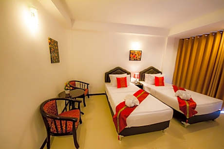 Deluxe Twin Room with Balcony