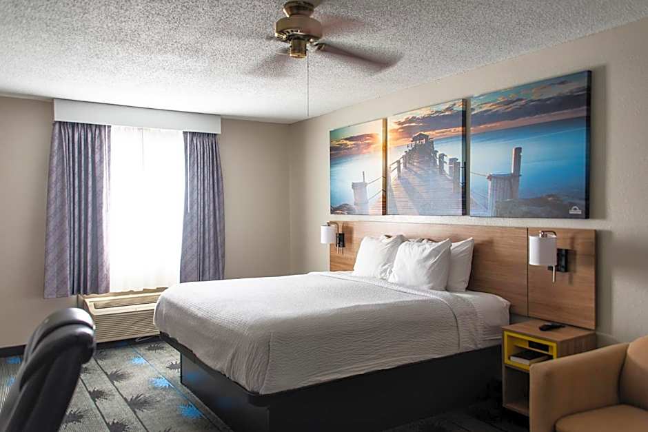 Days Inn by Wyndham Troy