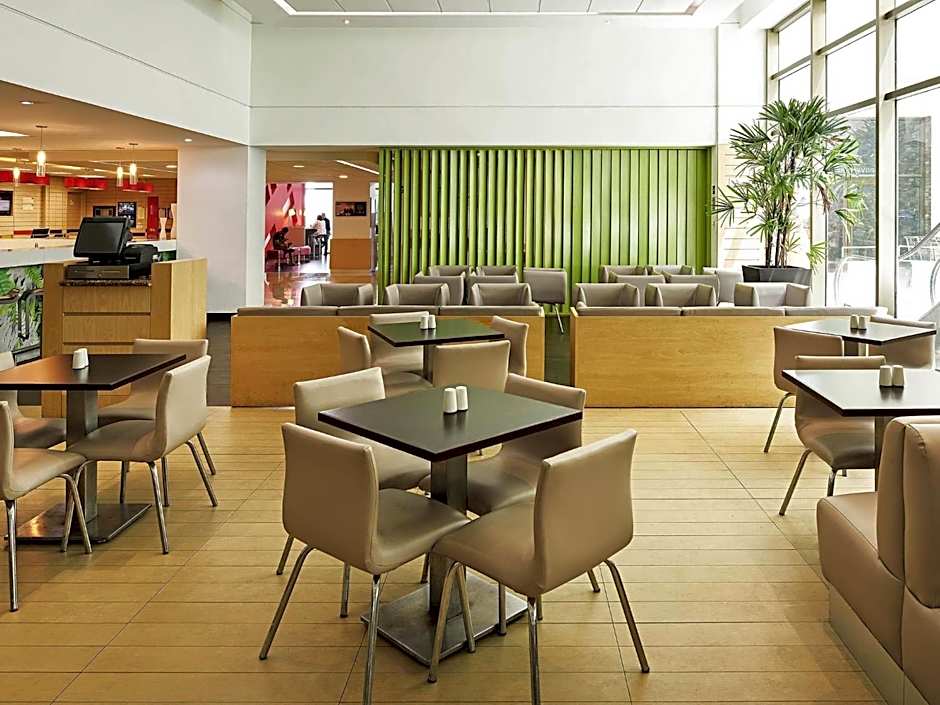 Ibis Cancun Centro Hotel