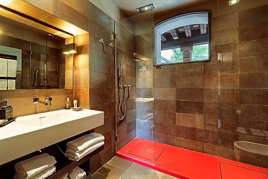 Charming House Iqs