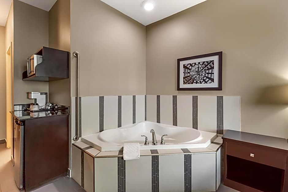 Best Western Plus Fort Saskatchewan Inn & Suites