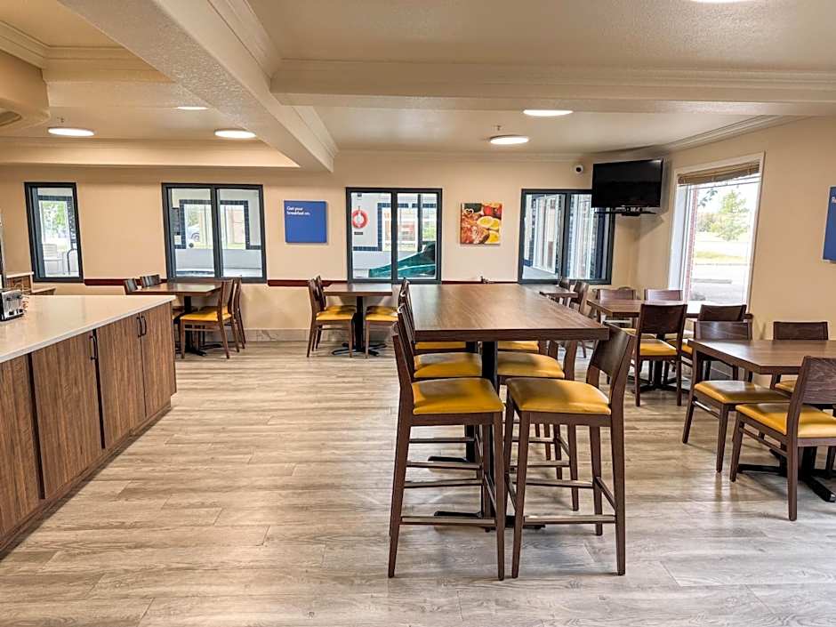 Super 8 by Wyndham High River AB