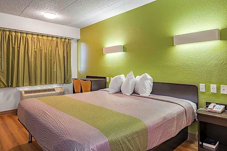 Days Inn by Wyndham Cincinnati I-71