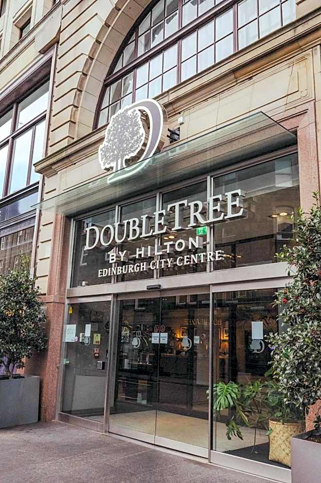 Photo 1 of 50 of DoubleTree By Hilton Hotel Edinburgh City Centre