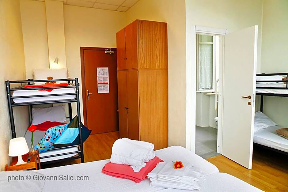 SANTANGELA Hostel & Rooms