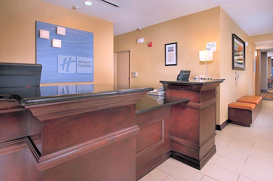Holiday Inn Express Uvalde By IHG