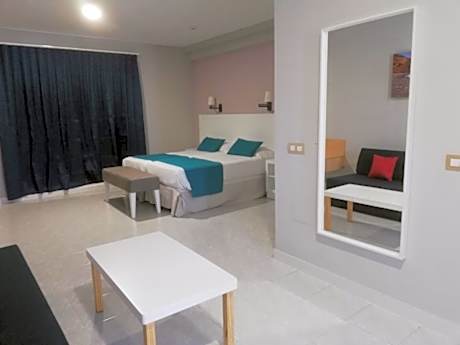 studio Standard high Floor 1 adult (staircase access)