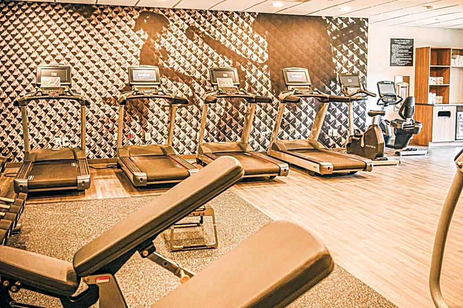 Delta Hotels by Marriott Cincinnati Sharonville