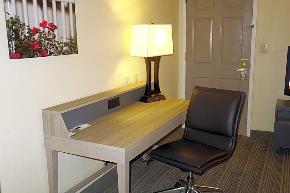 Country Inn & Suites by Radisson, Burlington (Elon), NC