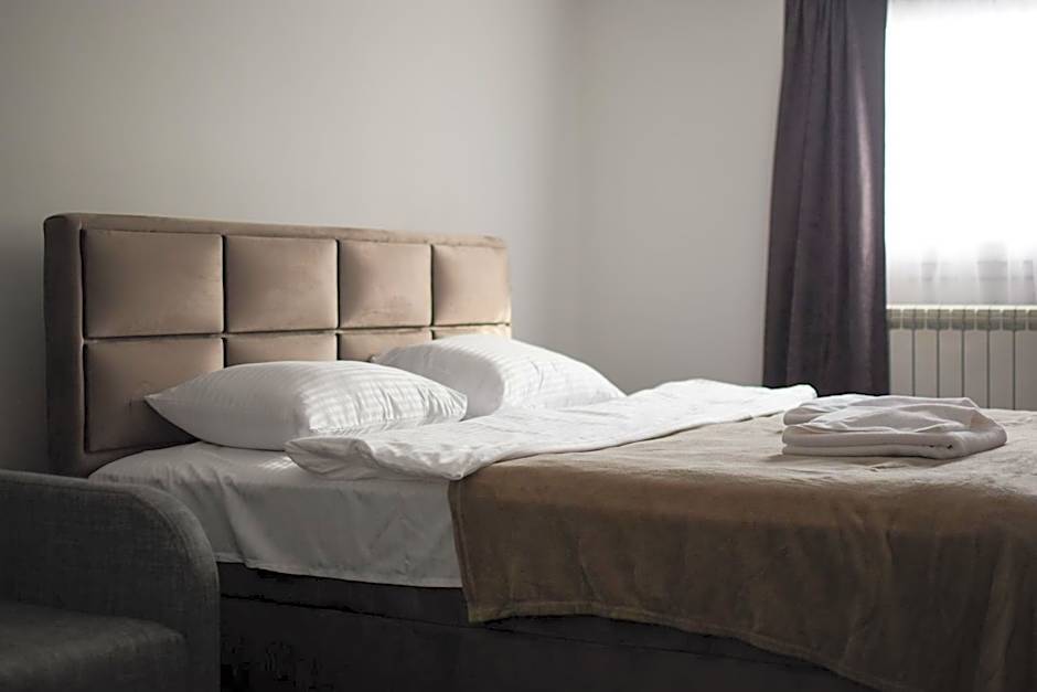 Hotel Tiski Cvet