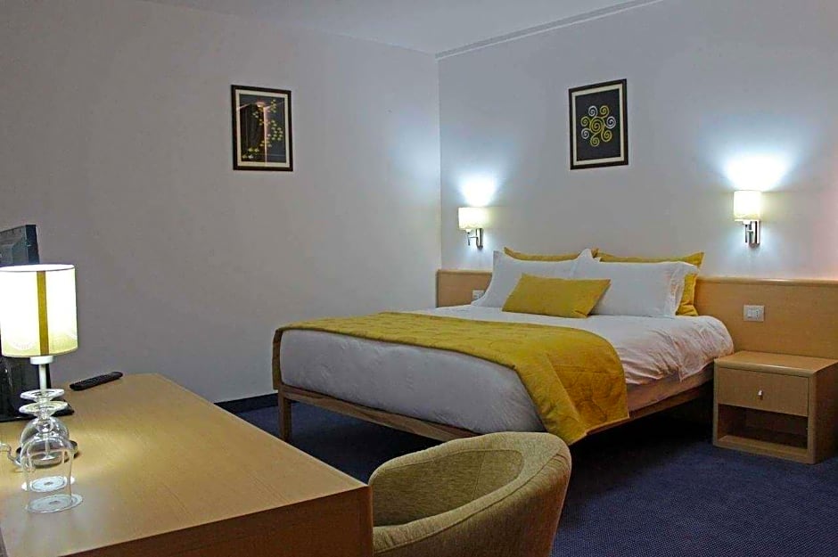 Airport Hotel Tirana