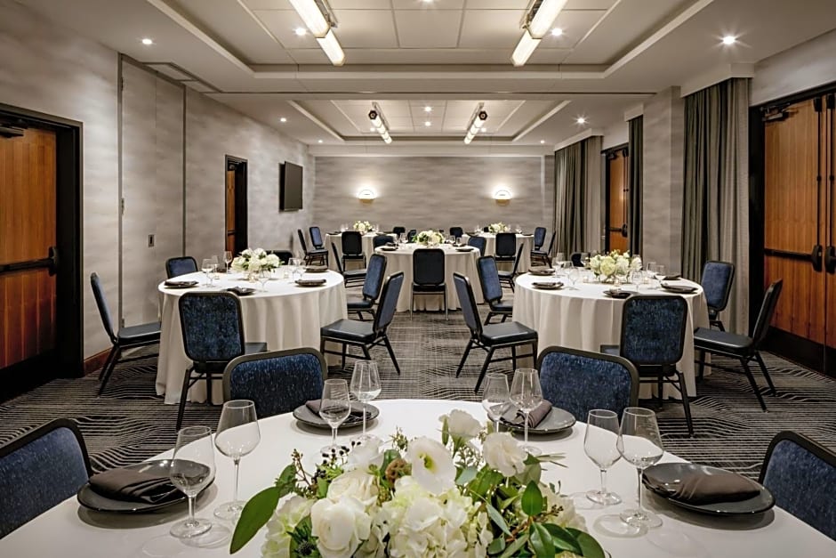Rand Tower Hotel, Minneapolis, a Tribute Portfolio Hotel