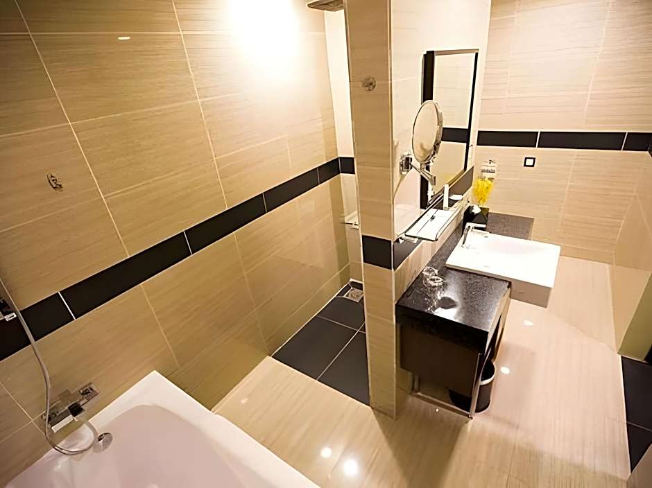 Mudzaffar Hotel