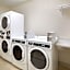 Holiday Inn Express & Suites Phoenix - Glendale Sports Dist By IHG