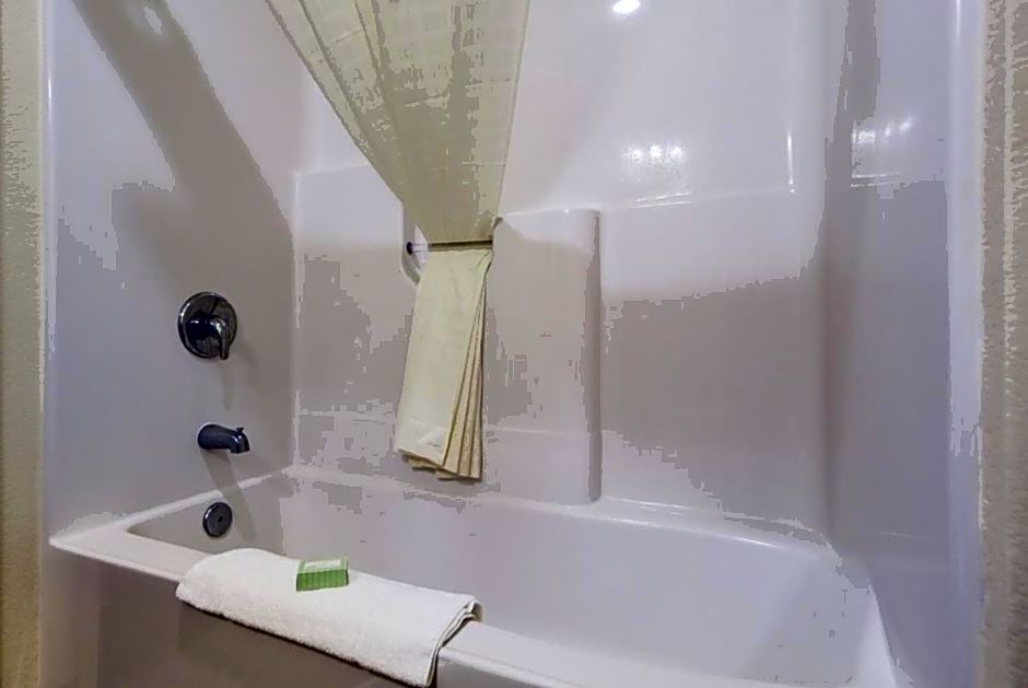 Cobblestone Hotel & Suites - Knoxville
