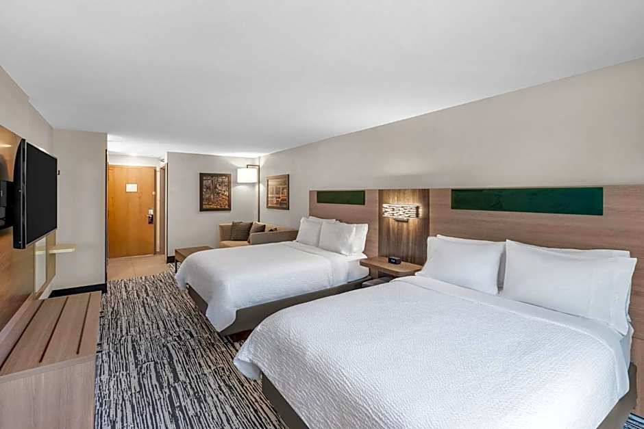 Holiday Inn Express & Suites Hayward By IHG