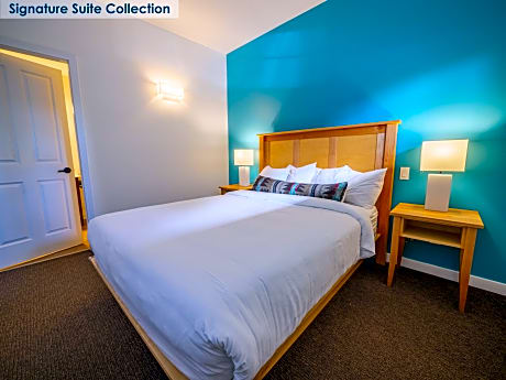Signature Collection 1 Bedroom King Suite with Sofa Bed, Outdoor Tub, Full Kitchen + Harbor View