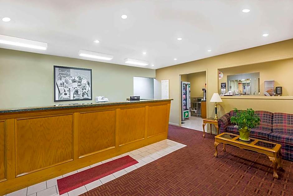 Super 8 by Wyndham Chanute