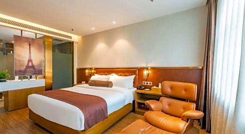 James Joyce Coffetel Shijiazhuang the Mixc Jinyuan Tower Airport Bus