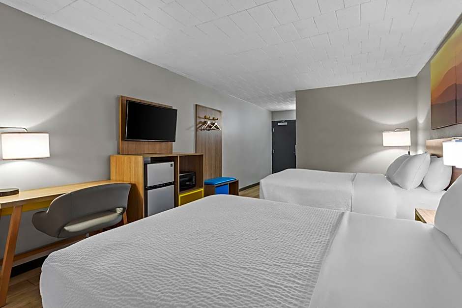 Days Inn by Wyndham Liberty