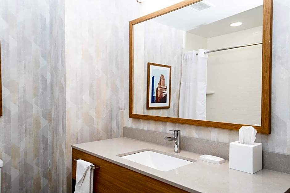 Hampton Inn & Suites Addison