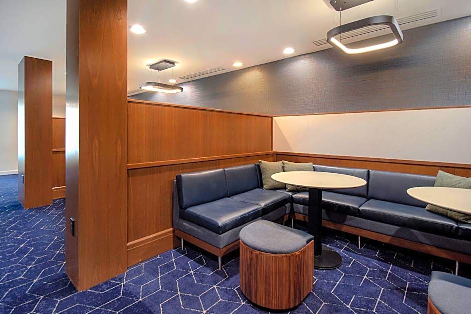 Courtyard by Marriott Cincinnati Airport