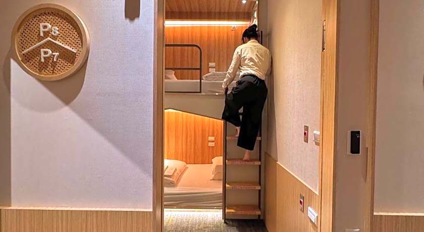 CHO Stay Capsule Hotel (Taoyuan Airport T2)
